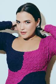 About — Mikaela Bennett