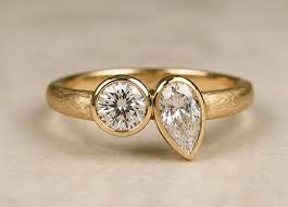 Zoë Kravitz's Engagement Ring: A Toi Et Moi Design Breakdown - MDT Design