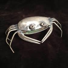 Eine Krabbe Aus Versilberten Vintage Loffeln Und Gabeln Mein Inventar Ist Immer Gabeln Immer Inventar Krabbe Cutlery Art Metal Art Recycled Metal Art