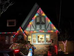 Candy cane lane is going ahead this season, giving locals a christmas event to look forward to amid the pandemic. Candy Cane Lane Woodland Hills 2021