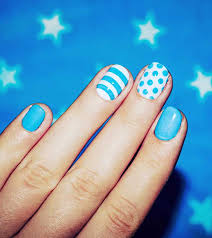 Stripe nail art on short nails is another great option! Top 60 Easy Nail Designs For Short Nails 2019 Update