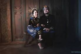 12 ide foto pre wedding santai dan casual tapi tetap romantis via fimela.com. 15 Foto Prewedding Sakral Dengan Pakaian Adat Indonesia
