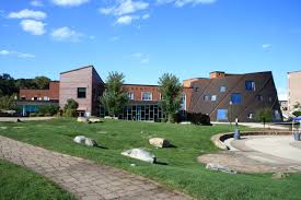 Betty stahl holds a doctorate in pharmacy from shenandoah university. 19 Best Colleges Universities In Connecticut 2021 List Rankings