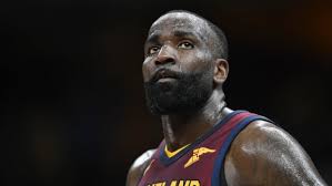 Lebron james unfollows cavs 2025