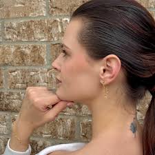 Pendientes de cadena con forma de corazón ~ Pendientes minimalistas ~  Pendientes de botón con cadena con forma de corazón delicados con oro  blanco de ...