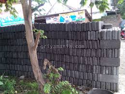 Berikut contoh gambar rumah minimalis 2 lantai dan pagar minimalis via jsx55.com. Kekurangan Batako Jika Digunakan Sebagai Dinding Rumah Griyamania