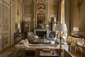 L Hotel Crillon Une Source D Inspiration Pour Votre Decoration D Interieur Avec Images Interieurs D Hotel Hotels De Luxe Decoration Interieure