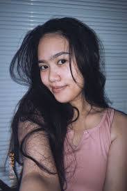 Ellie Chavez's Instagram, Twitter & Facebook