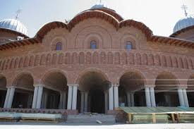 Acesta alesese acest lacas de cult ca loc unde avea sa fie inmormantat. Reportaj Orasul Regal Isi PregÄteste News Ro