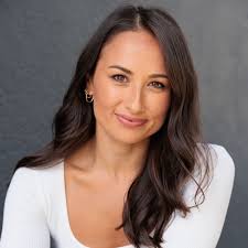 Sarah Halliday's Instagram, Twitter & Facebook