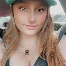 This how yall ladies be foreal. 😂 🎧 Pretty Ricky