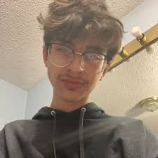 Devin Reyes (@devinnreyes_) • Instagram photos and videos