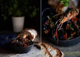 Spazzolate bene e lavate le cozze. Zuppa Di Cozze Alla Napoletana Un Classico Culinario Con Una Storia Regale