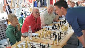 Nur Thomas Dickmann trotzt internationalem Meister Remis ab