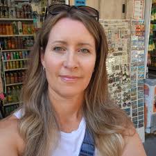 Which room category for swim out room connected to main pool?