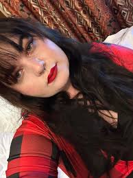 Hi I'm Alaena! I'm super excited for the spring! Here's my DCP Survey! And  I'm realizing I need to take more pictures of myself at Disney lol!  🪩SOCIAL MEDIA🪩 Feel free to