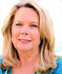 The Perfect Staging for Murder: (A cozy cottage-by-the-sea whodunnit) A  Hamptons Home & Garden Mystery #7