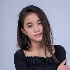 Ella Chan's Instagram, Twitter & Facebook