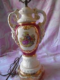 A large gold glazed ceramic lamp with stylized leaf patterns. Vintage Ceramic Regency Style Table Lamp 1950s 26 1 4 Tall Vintage Ceramic Table Style Vintage Lamps