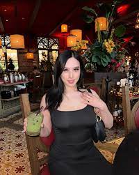Goddess $Bwitni on X: Drinks on you? Findome findomme domme whalesub  t.cofIoJR5eCLm  X