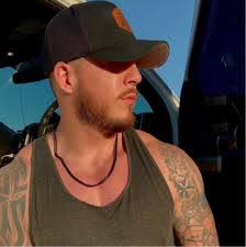 Jon Creel's Instagram, Twitter & Facebook