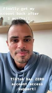 Derek Boykin's Instagram, Twitter & Facebook