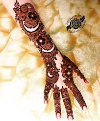 Pin By Mahira Mohsin On Henna Designs Engagement Mehndi Designs Dulhan Mehndi Designs Full Hand Mehndi Designs