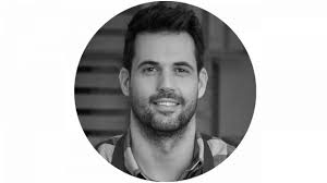 A bendegúz nevet választották, amiről bakos gergő elmondta, hogy igazi rosszcsont névnek tartja, de mivel henit eléggé megtúráztatta a terhesség első hónapjaiban, így úgy gondolják, illeni fog hozzá. A Konyhafonok Bakos Gergo Rtl