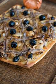 Pissaladiere De Nice Pissaladiere Aus Nizza Mit Zwiebeln Und Anchovis Rezept Rezepte Franzosisch Kochen Anchovis