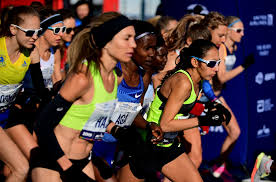 Brasis est venu fêter, avec ses belles danseuses, ce 40ème anniversaire du marathon de paris !! New York City And Berlin Marathons Cancelled Due To Coronavirus