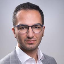 Mitarbeitende von DRÄXLMAIER Group