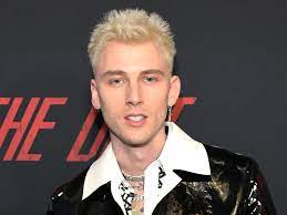 I think i'm okay by machine gun kelly, yungblud & travis barker. Machine Gun Kelly Describes How Mac Miller And Chester Bennington Influenced His New Album Mtv