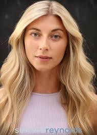 Ella Bonnell's Instagram, Twitter & Facebook