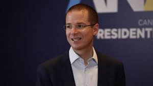 The former pan presidential candidate, ricardo anaya cortes accused the president andrés manuel lópez obrador about what he wants to put him in jail, and predicted that they will initiate a process for the statements made against him by the former head of pemex, emilio lozoya. Soy El Unico Que Puede Ganarle A Lopez Obrador Ricardo Anaya Forbes Politica Forbes Mexico