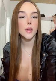 Bianca Machado (@biaa__mah)