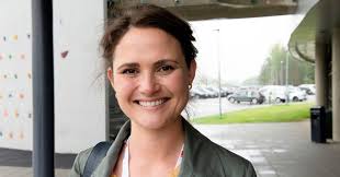 Alt dette og mer til får du svaret på her! Som Far Sa Datter Kari Kan Bli Stavangers Forste Arbeiderparti Ordforer Siden 1993 Fagbladet No