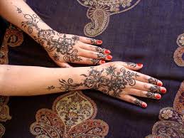 Henna Hands With Red Nail Polish Red Nails Red Nail Polish Henna