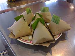Nasi lemak, nasi lemak bungus, sambal ikan bilis, coconut milk rice, spicy anchovies, nasi lemak tiga segi, anhovies in spicy paste, nasi lemak kukus. 10 Nasi Bungkus Ideas Nasi Lemak Food Malaysian Food