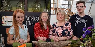 Der chefredakteur des mdr verteidigt wiebke binder gegen kritik: Gentleman Quentin Oberstedt Ist Zweiter Sieger Blumen Heyn