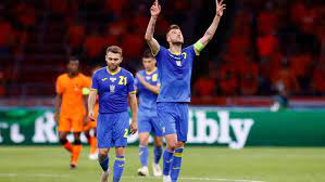 Born 23 october 1989) is a ukrainian professional footballer who plays as a winger or forward for english premier league club west ham united and the ukraine national team. Ukraina Gollandiya Yarmolenko Otygral Odin Myach Sport Ekspress