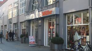 Download 6 free fonts here. Nordlingen Einzelhandler Hat Erfolg Drogeriemarkt Muller Muss Verkauf Einschranken Rieser Nachrichten