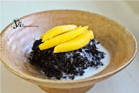 Black Rice With Mango In Coconut Sauce Recipe Mango Sticky Rice Asian Desserts Food