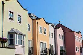 Aeon are pleased to offer for rent this two bedroom ground floor maisonette the property comprises of two bedrooms, living room, kitchen and bathroom. Townhouses Vs Apartments Which Is Right For Me