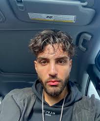 Greg Marks's Instagram, Twitter & Facebook