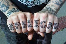 Top 100 Besten Knuckle Tattoos Fur Manner Eine Faust Voller Ideen Mann Stil Tattoo Tattoos For Guys Knuckle Tattoos Tattoos