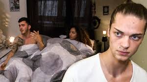 Basti erwischt Mandy und André im Bett!