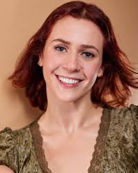 a little birdy told me it was post your headshots 'o clock, so I couldn't  resist 🤍 thank you @headshotsbygareth for the STELLAR headshots, these  rock my socks!!!!