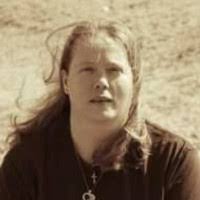 Amy Tate's Instagram, Twitter & Facebook