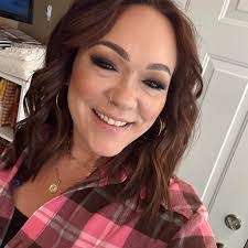 Vickie Markel's Instagram, Twitter & Facebook