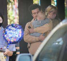 During the chat, katy was asked by one fan: Orlando Bloom Holds Daughter Daisy Dove While Katy Perry Follows Hollywood Life Hindi Breaking News